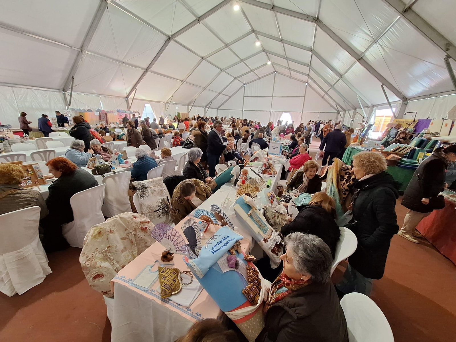 El XXI Encuentro Nacional de Encajeras de Bolillo de Puente Genil, en imágenes