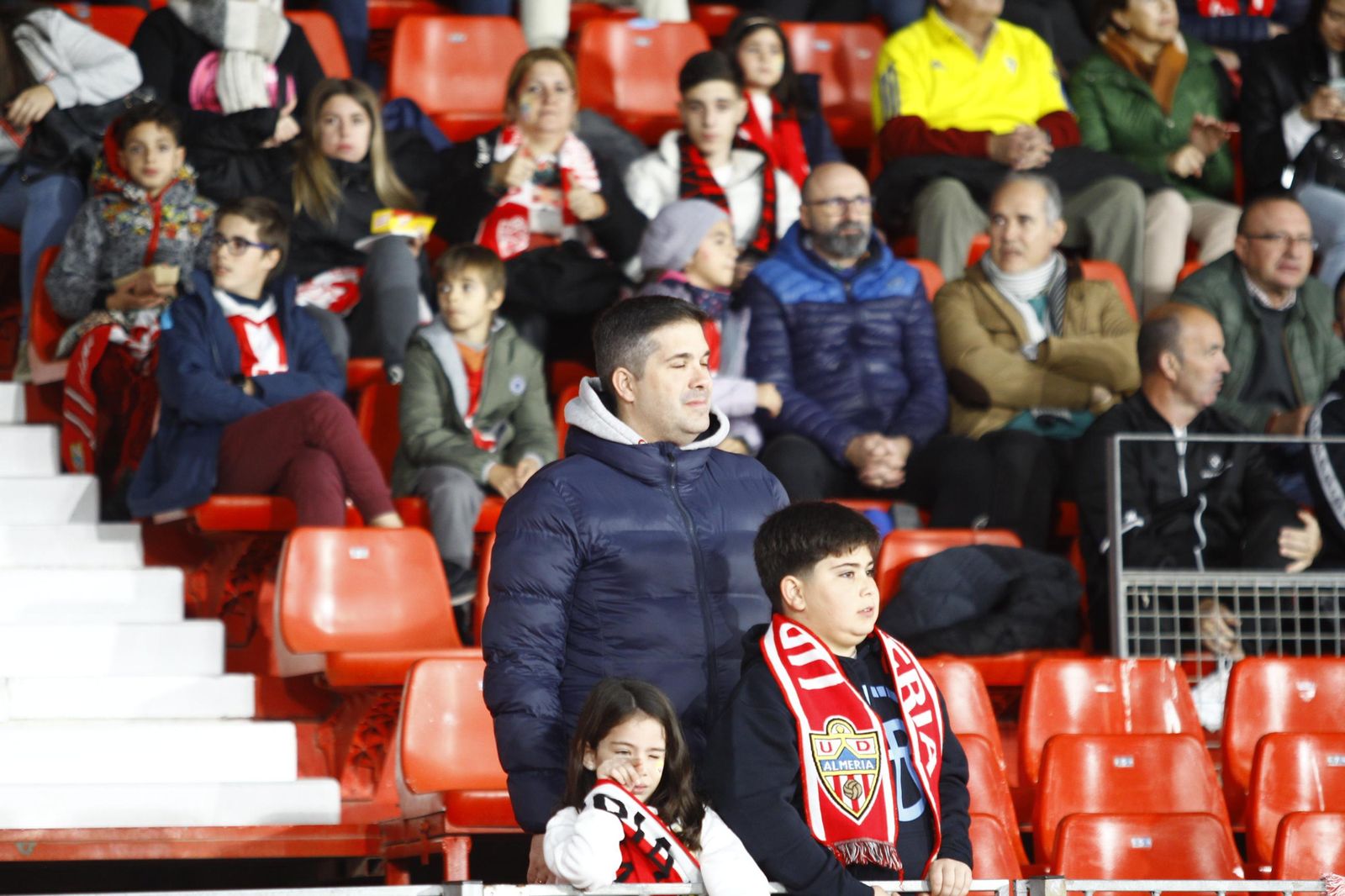 Búscate en las fotos del Almería-Cádiz