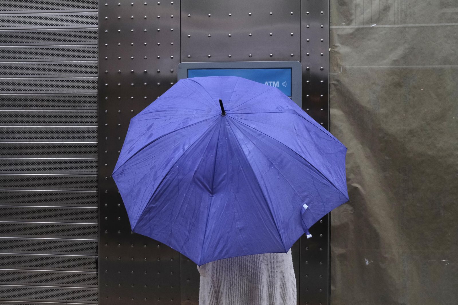 La lluvia y la niebla transforman Ronda, en fotos