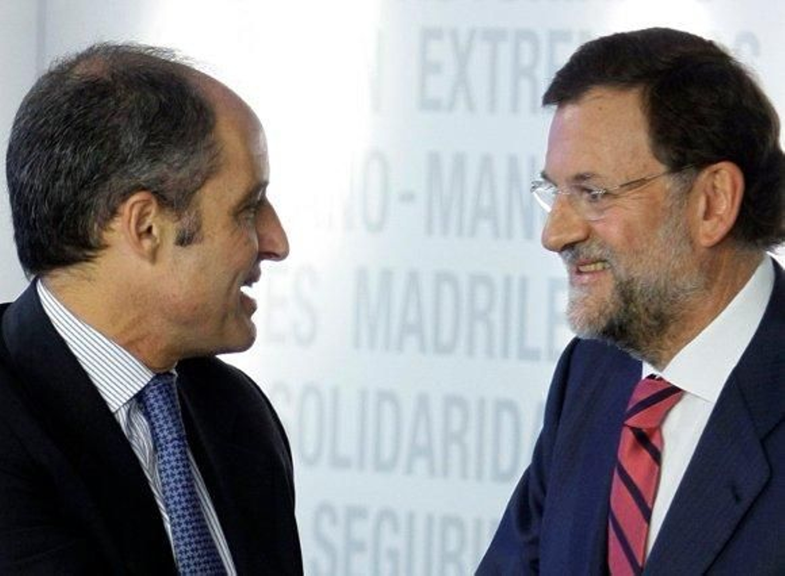 Rajoy ratifica a Camps como candidato a pesar de un nuevo informe policial sobre el 'caso Gürtel'