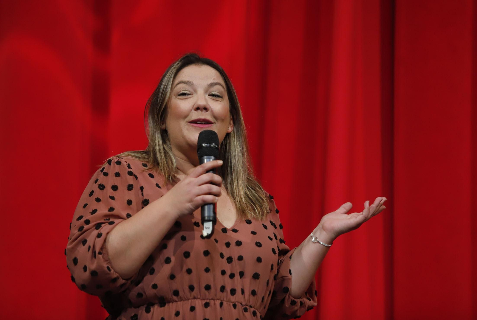 Imágenes del ambiente en el primer día del concurso de agrupaciones del Carnaval Colombino