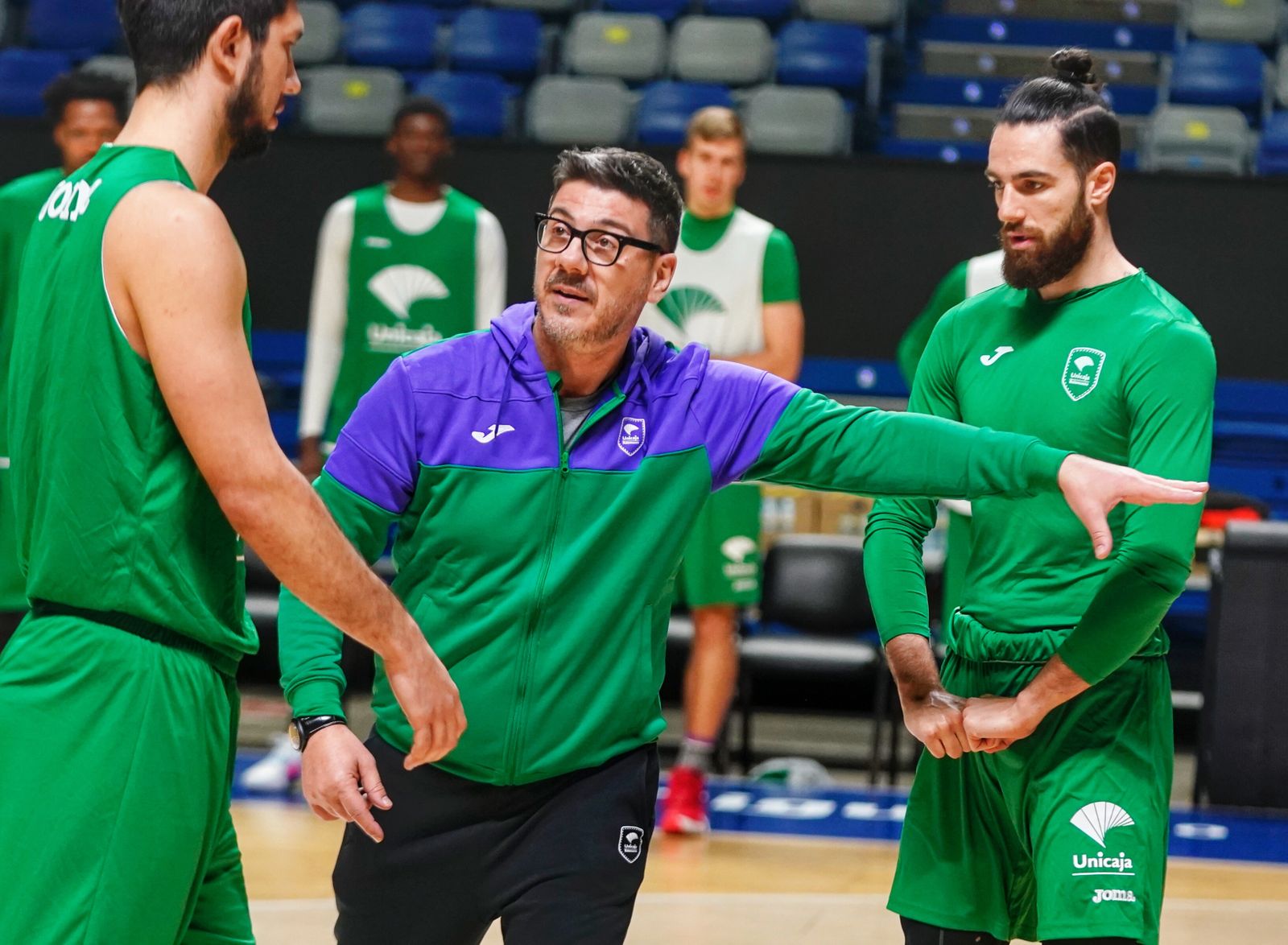 Las fotos de la presentación y el primer entrenamiento de Katsikaris con el Unicaja