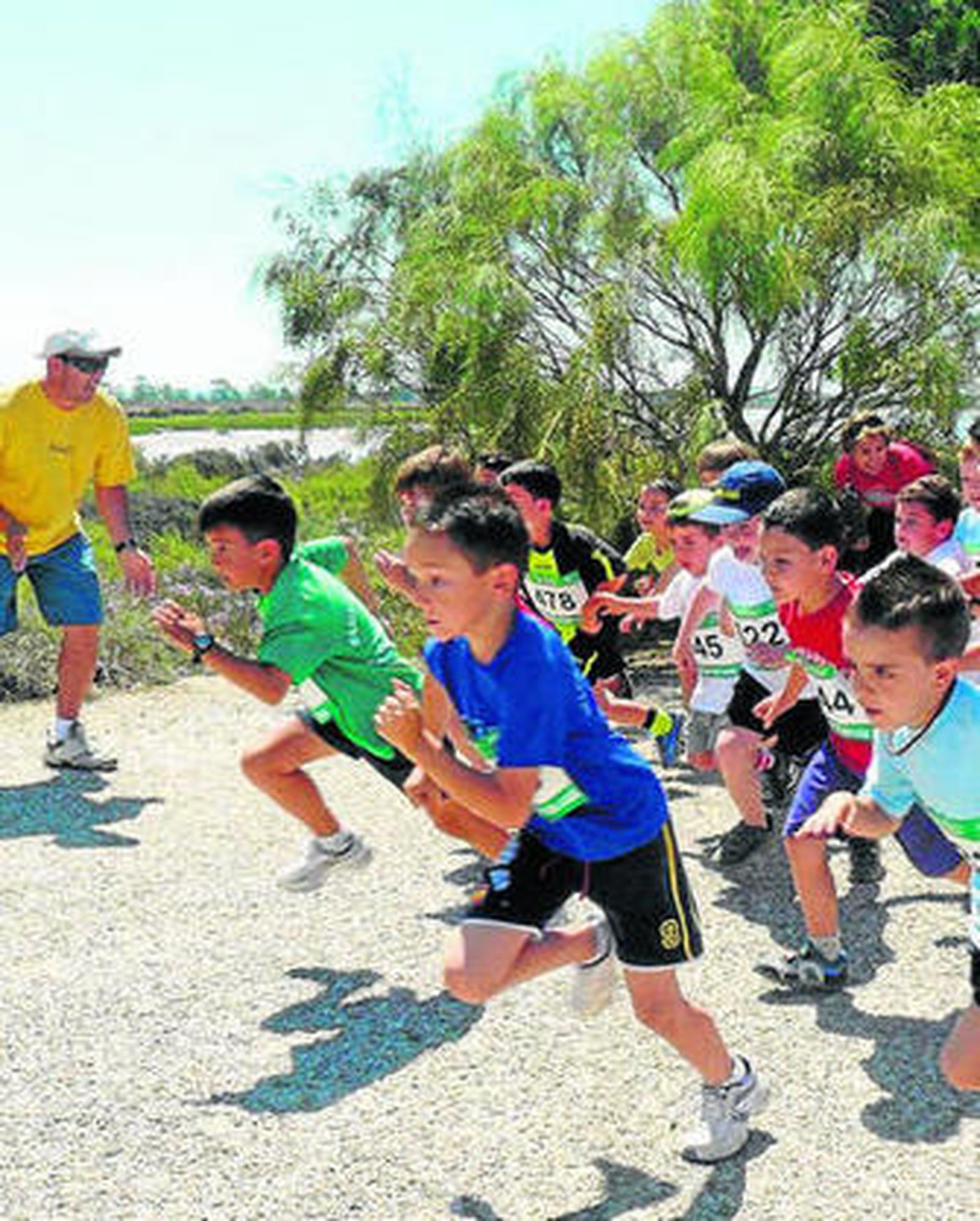 Salida de la prueba para los más pequeños.