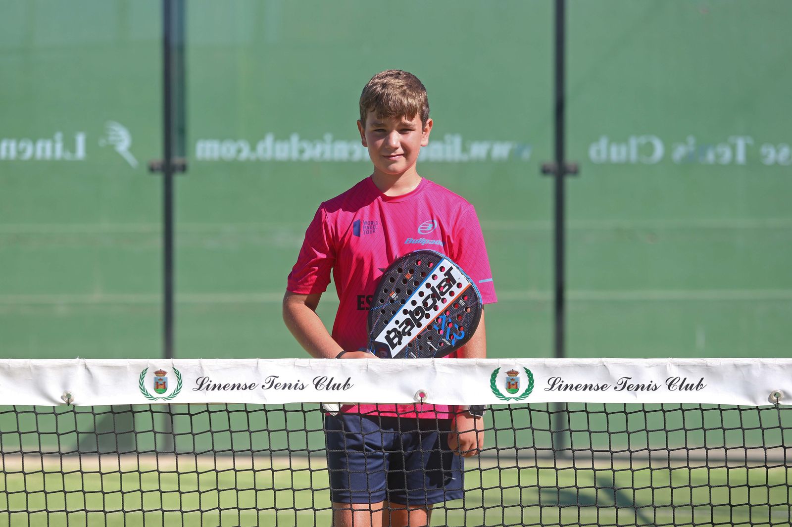 El joven jugador de pádel linense Leo Cano