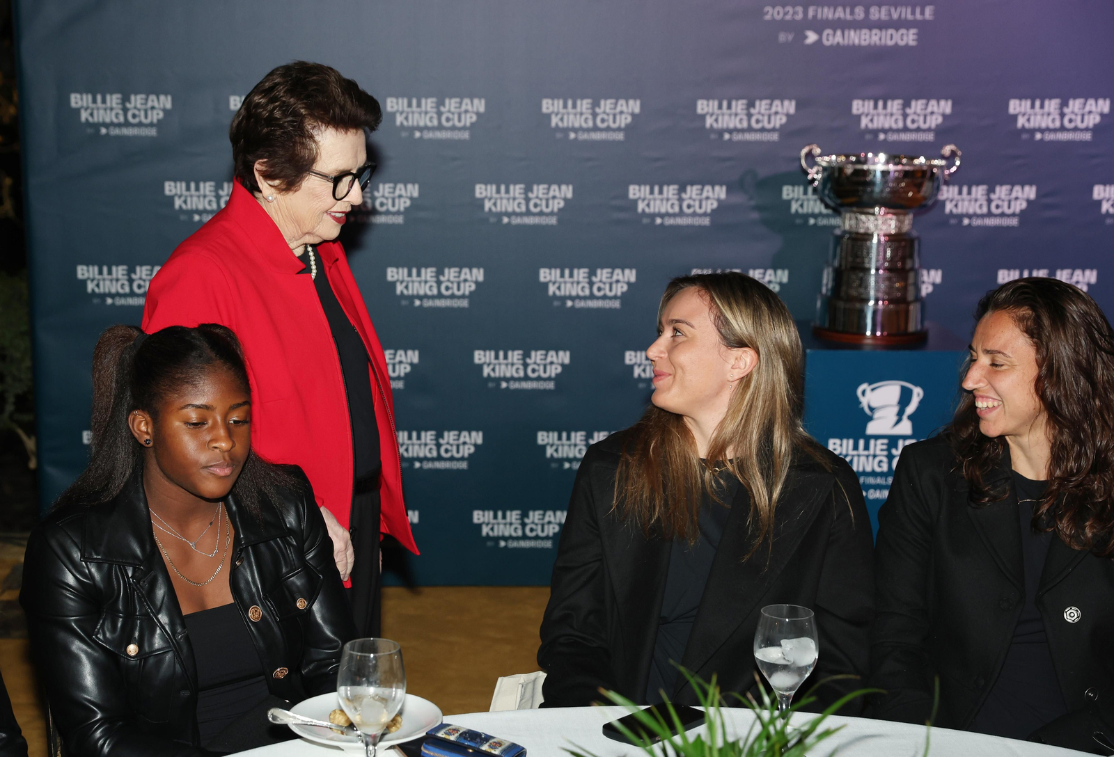 Las fotos de la recepción de la Copa Billie Jean King en el Alcázar