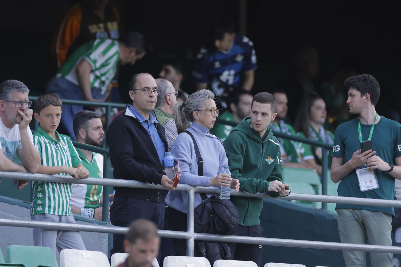 Búscate en las fotos del Betis-Manchester