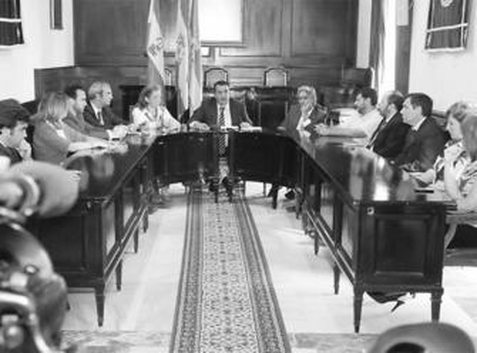 Los miembros del equipo de gobierno, ayer en el Salón de Plenos durante la rueda de prensa.