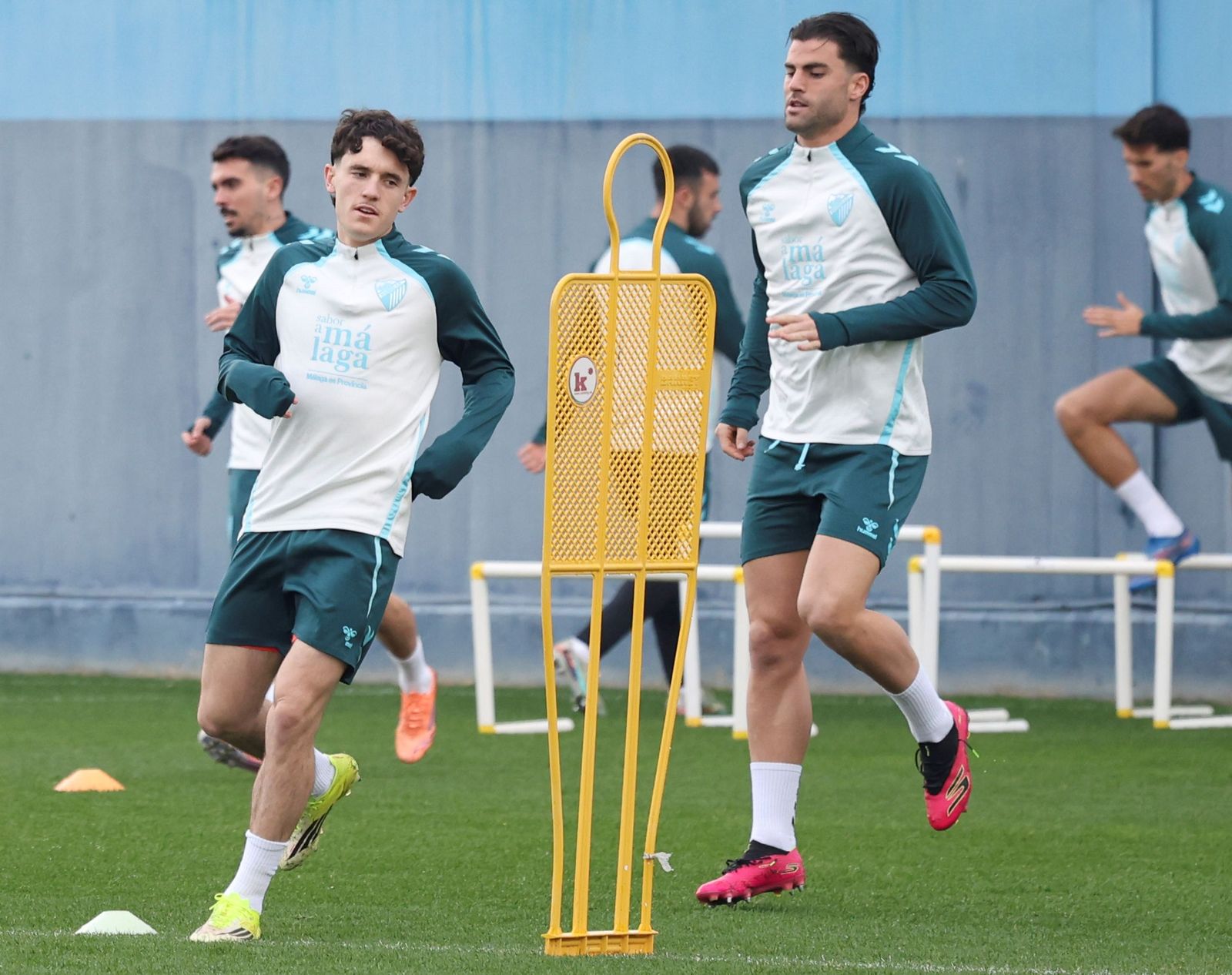 El Málaga CF vuelve al tajo sin Lobete en una semana eterna