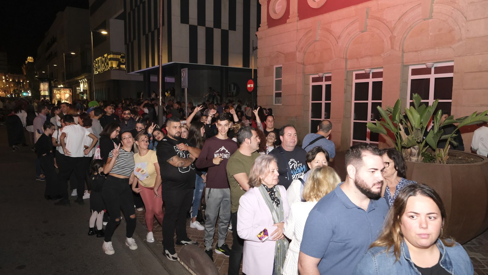 Las imágenes de la Noche en Negro en Almería, Halloween.