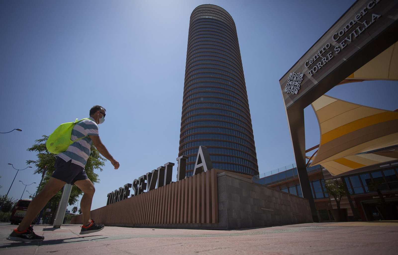 El edificio de oficinas de la Torre Sevilla, en la Isla de la Cartuja.