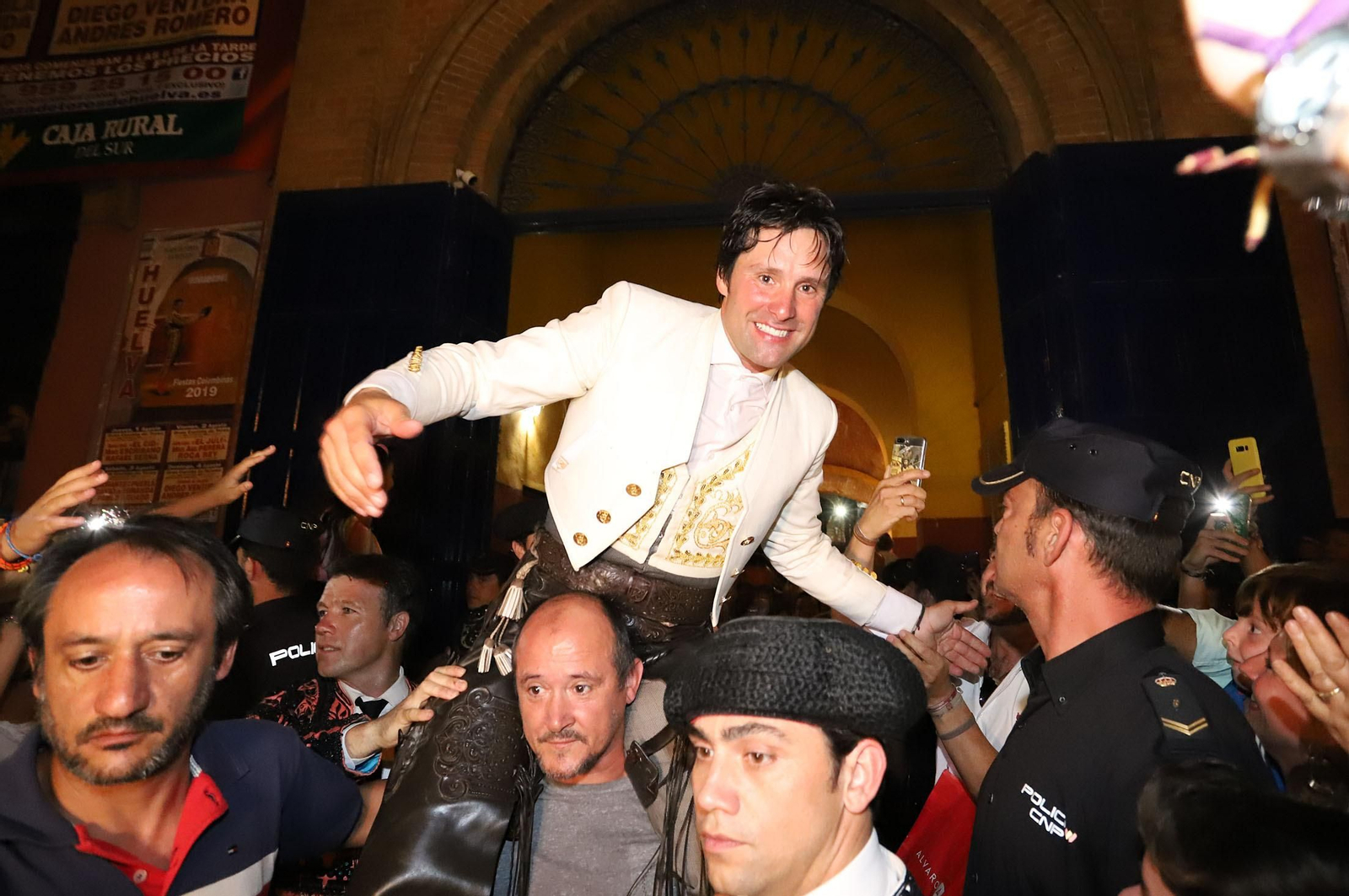 Imágenes de Andrés Romero y Diego Ventura en el rejoneo de la Plaza de Toros La Merced