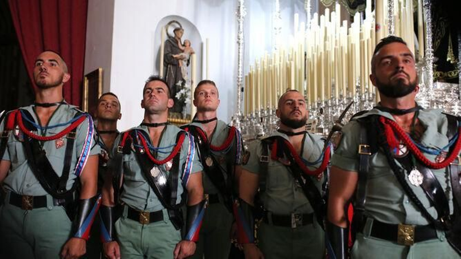 Así fue la procesión del Cristo de la Vera+Cruz acompañado por la Legión en el año 2019