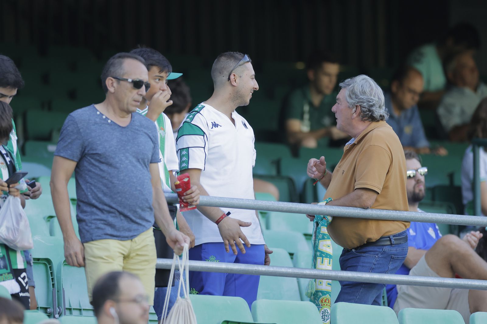 Búscate en la fotos del Betis-Sparta