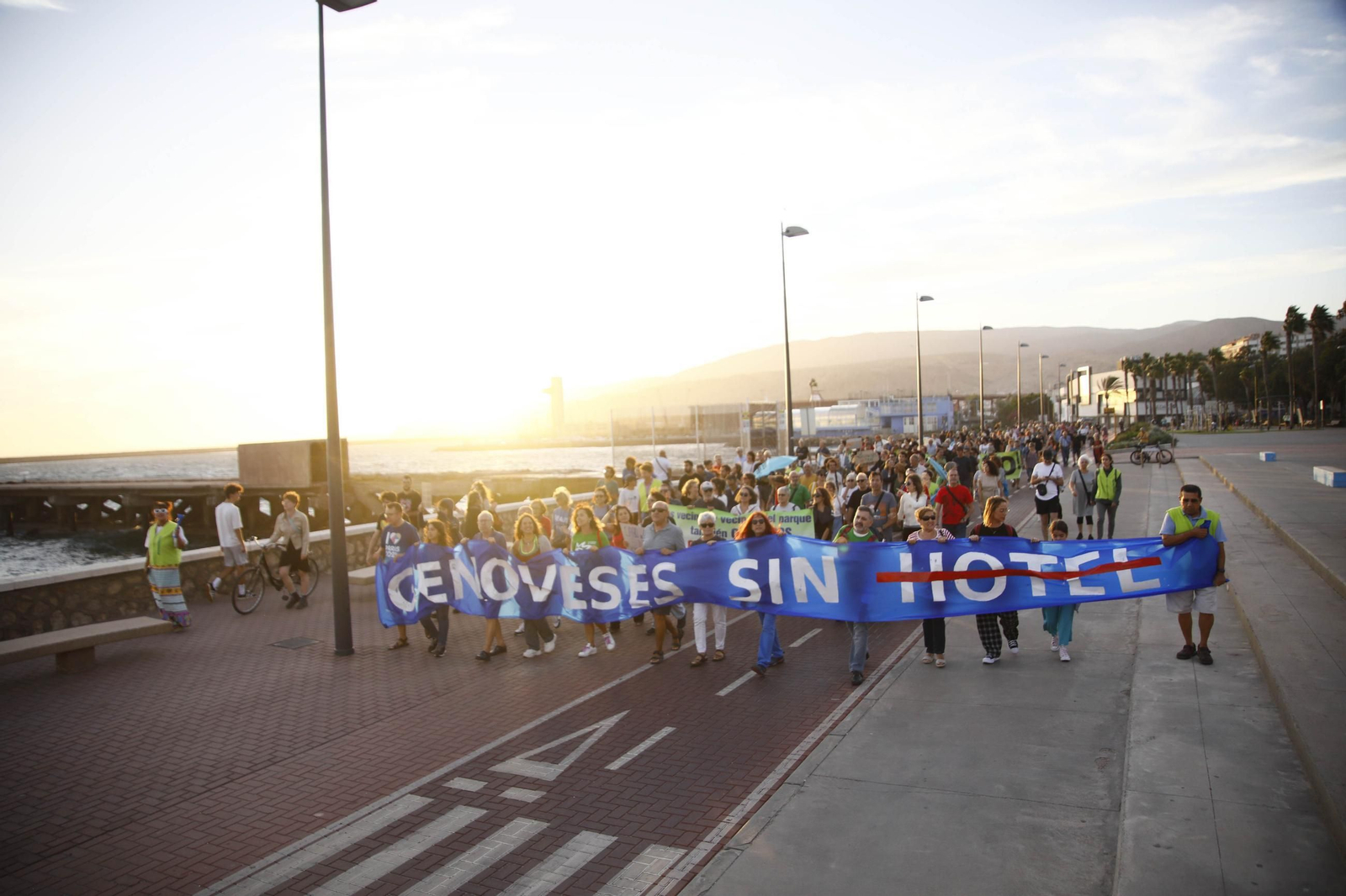 La manifestación "Genoveses sin hotel", en imágenes