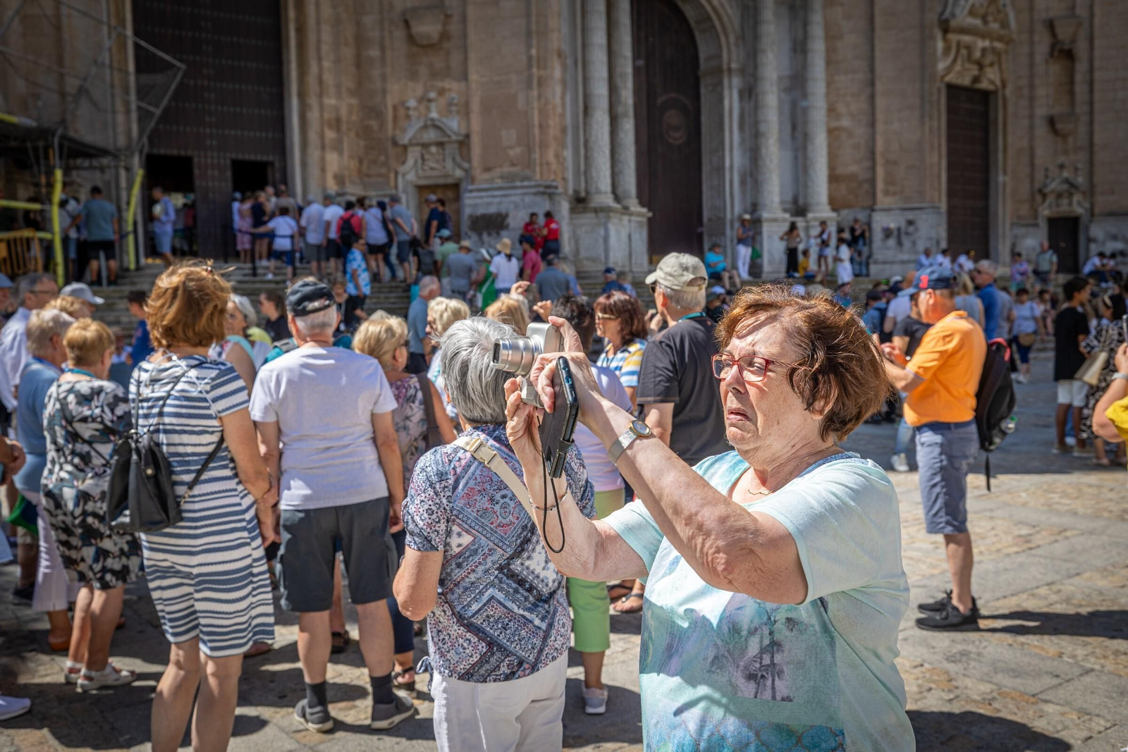 Imágenes de Cádiz con los turistas llegados a Cádiz a bordo de cinco cruceros