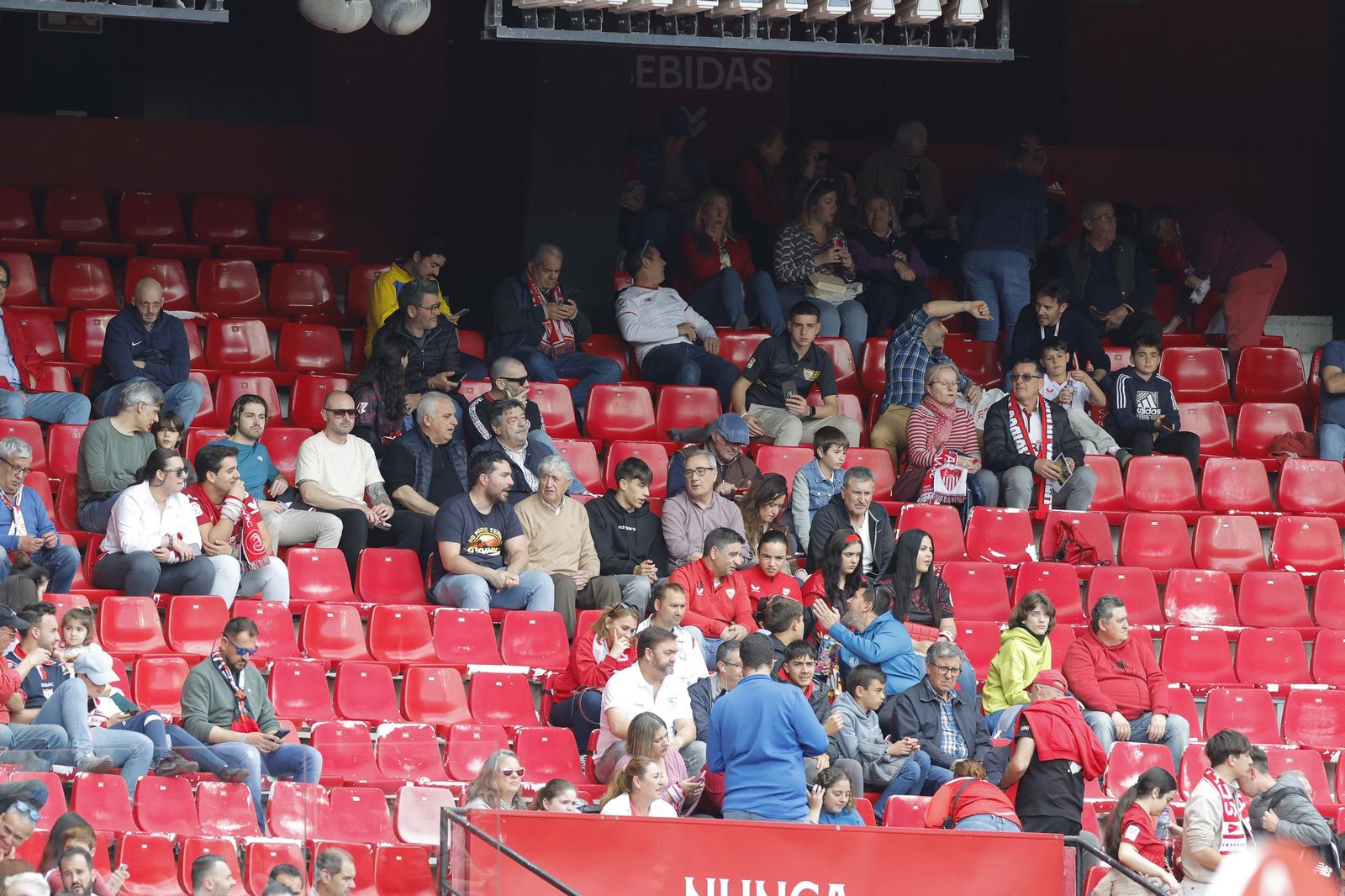 Búscate en las fotos del Sevilla Fc - Atlético de Madrid