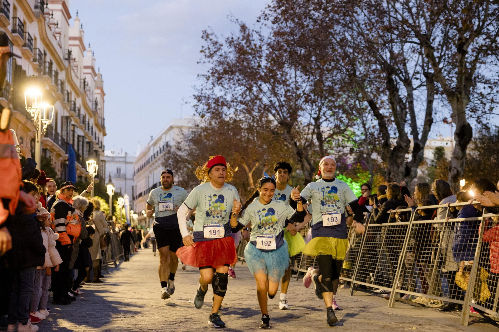Las mejores imágenes de la carrera popular San Silvestre Gaditana 2024