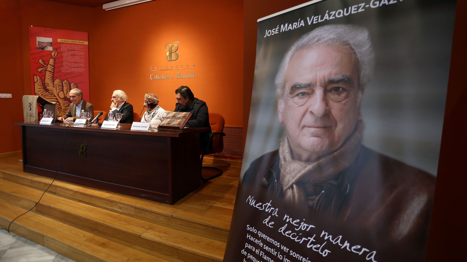 Disco homenaje a José María Velázquez-Gaztelu