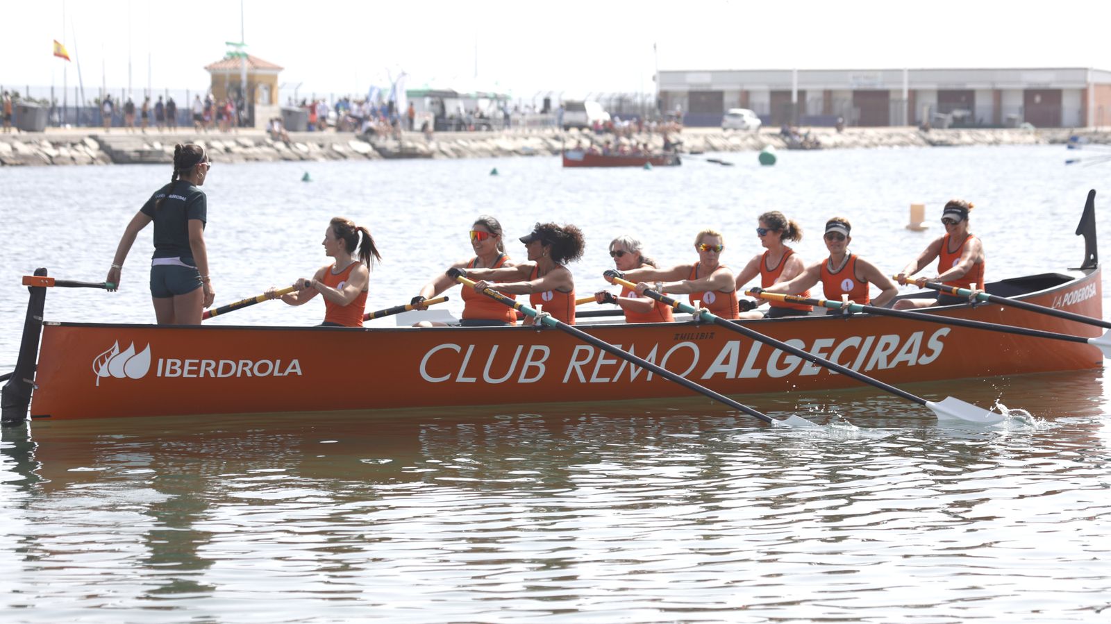 Las fotos de la primera jornada del Campeonato de España de remo en banco fijo LLaut de La Línea