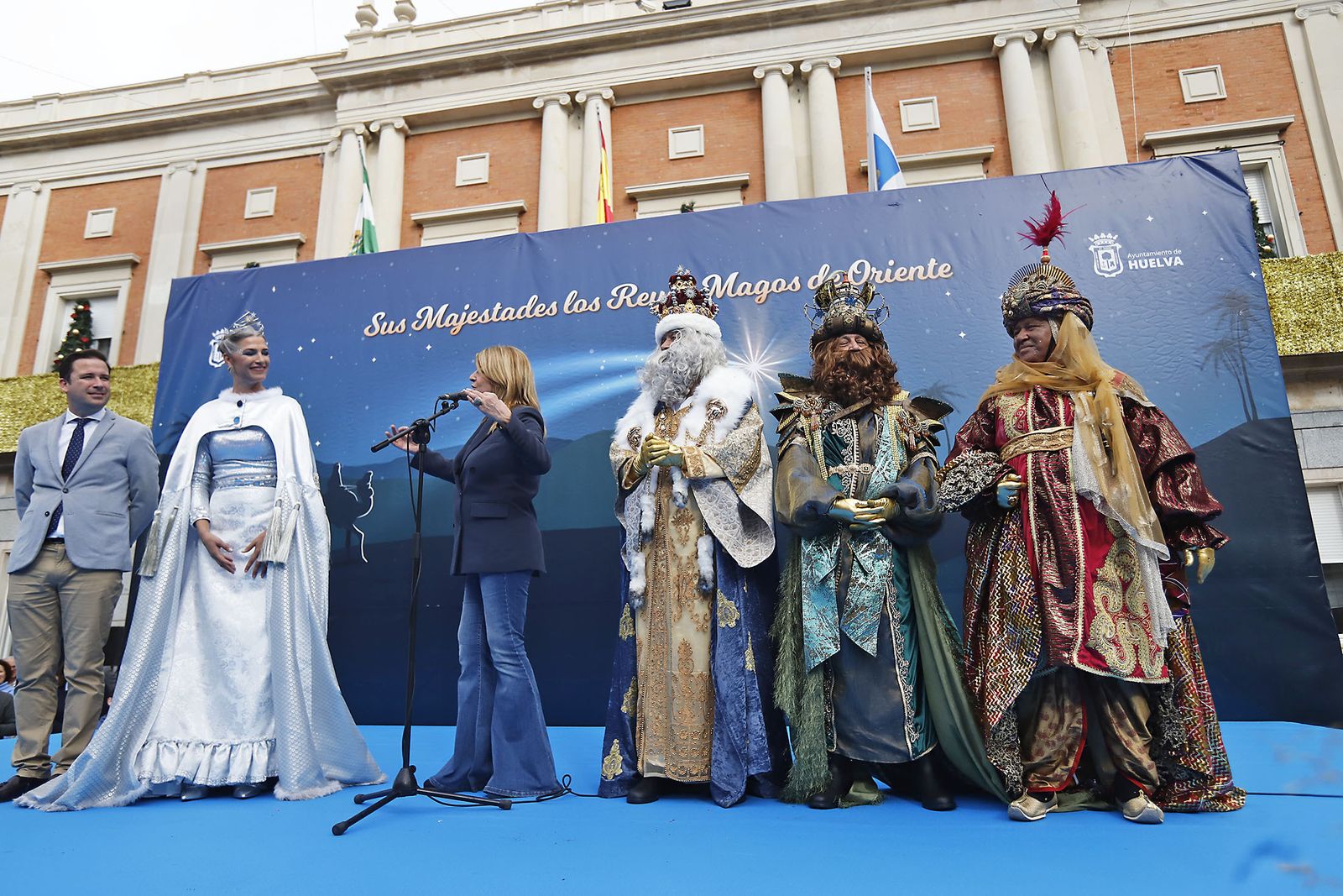 Imágenes de la mágica llegada de los Reyes Magos y la Estrella de la Ilusión a Huelva en barco