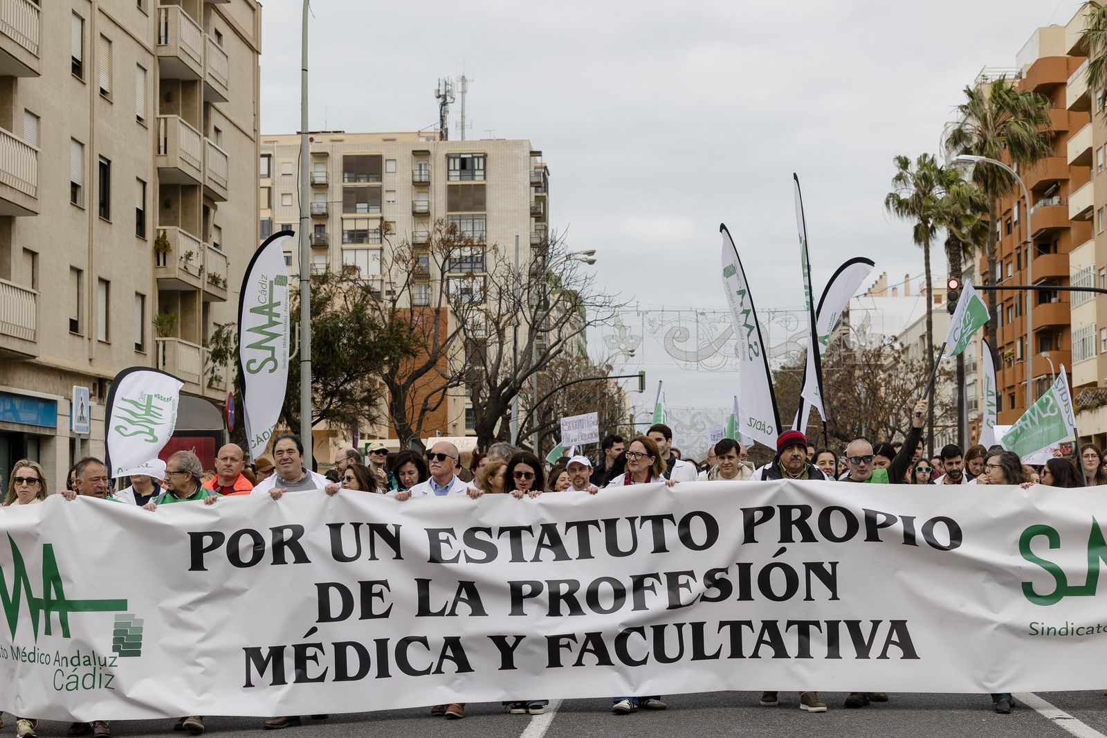 Las imágenes de la manifestación de médicos en Cádiz