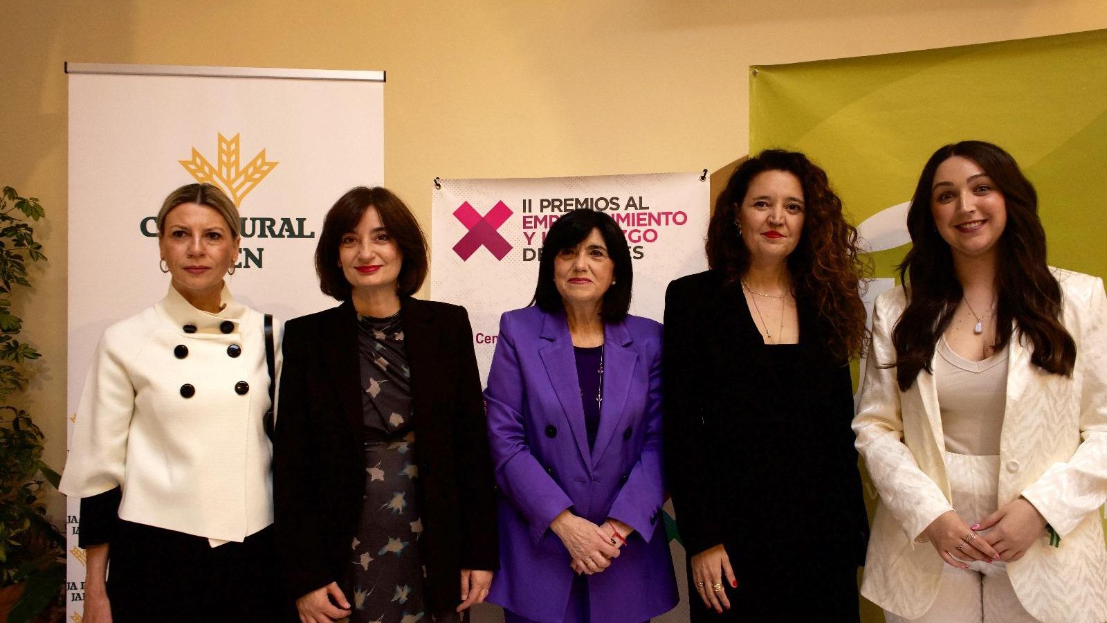 Las auoridades de la segunda edición de estos premios al emprendimiento y liderazgo femenino.