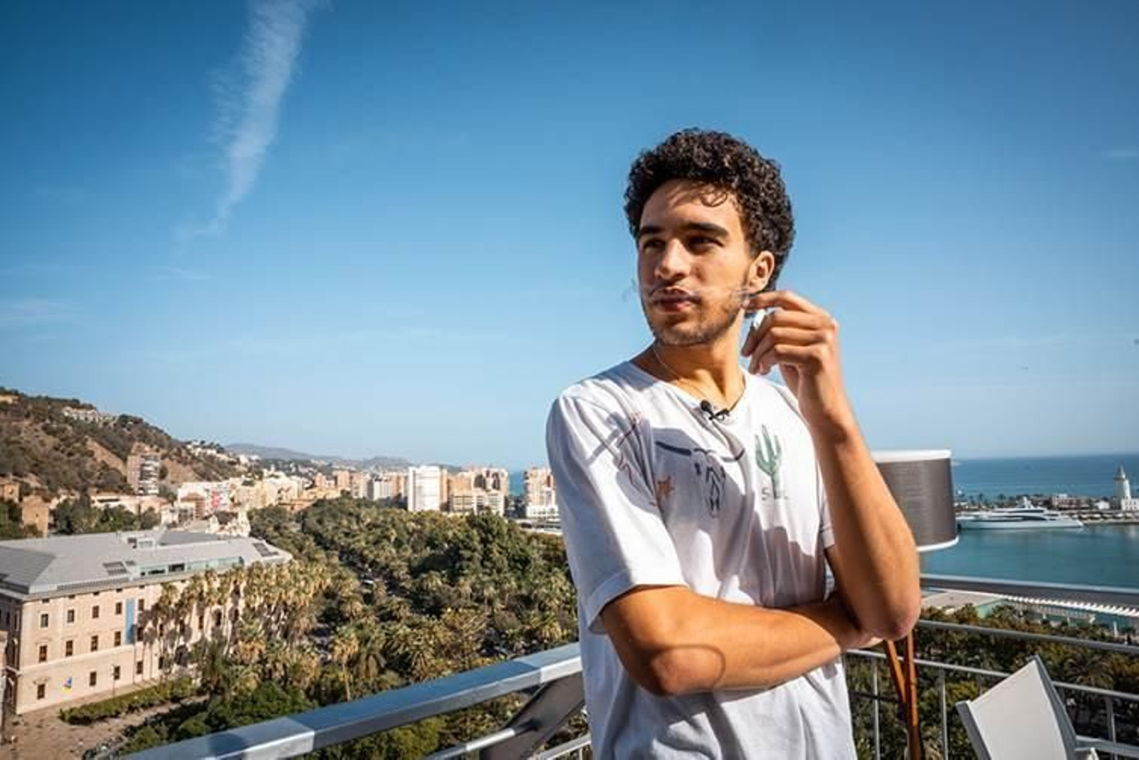 El actor Khalil Ben Gharbia en la terraza del hotel AC Málaga Palacio. El actor Khalil Ben Gharbia en la terraza del hotel AC Málaga Palacio.