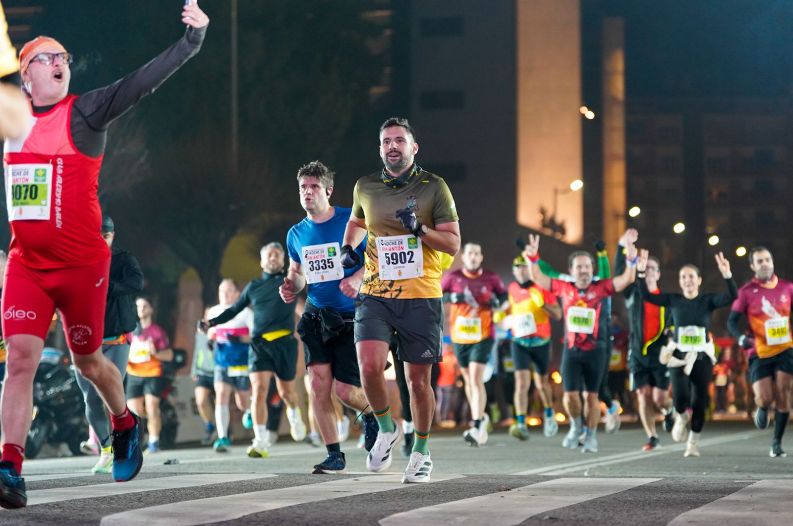 En imágenes: búscate en tu llegada a meta de la Carrera de San Antón 2026 (11)