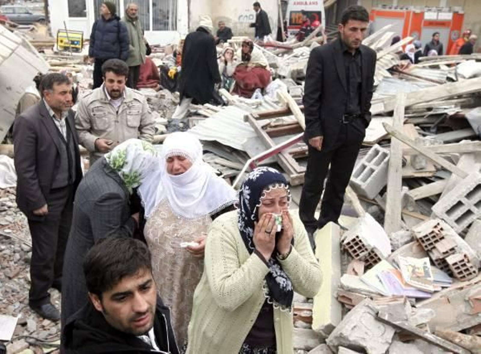 Continúa la búsqueda de supervivientes del terremoto en Turquía