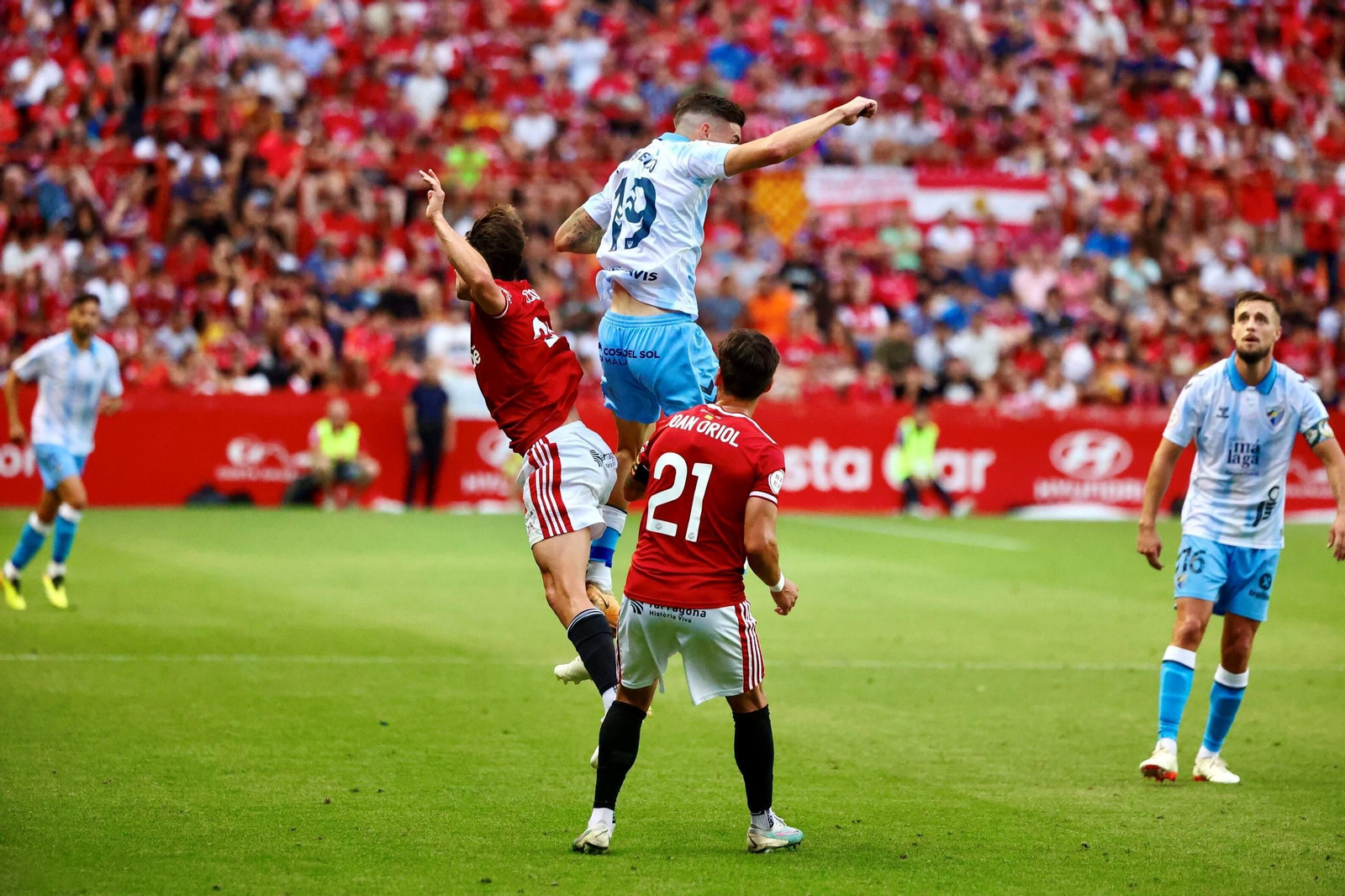 Así fue la locura del ascenso del Málaga CF en Tarragona