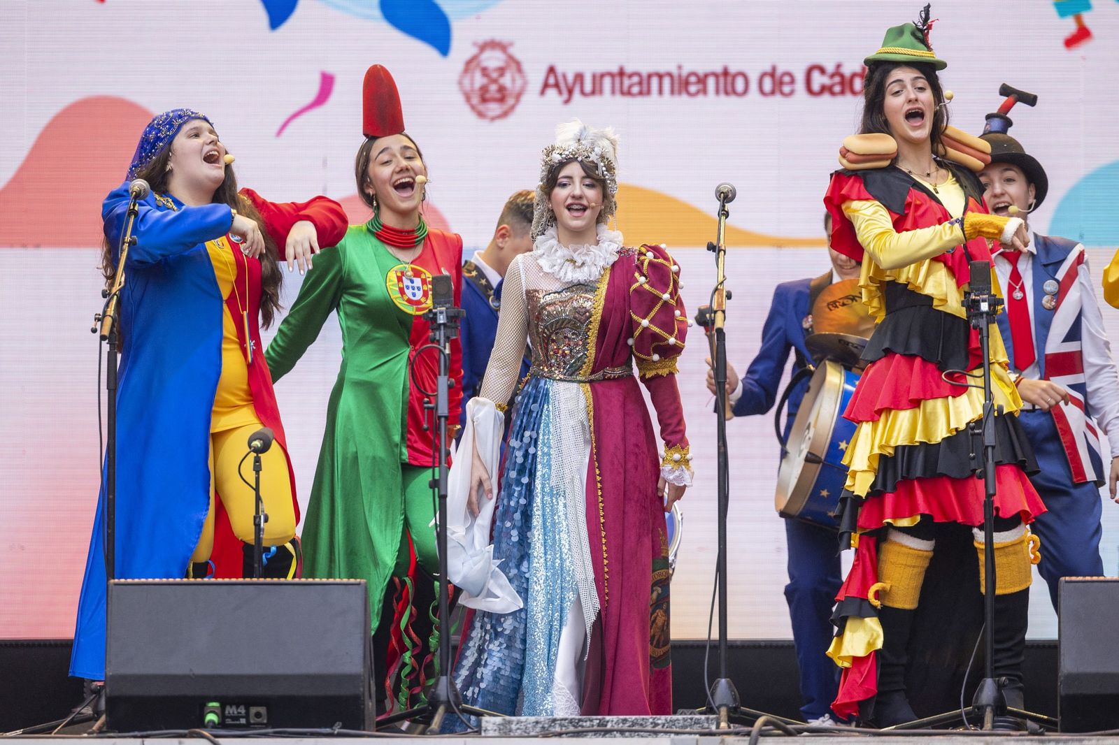 El Carnaval en la calle calienta motores: pregón infantil y concierto en San Antonio