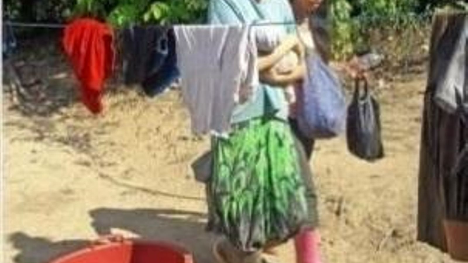 Momento del rescate de la joven Patricia Aguilar, en la selva peruana.