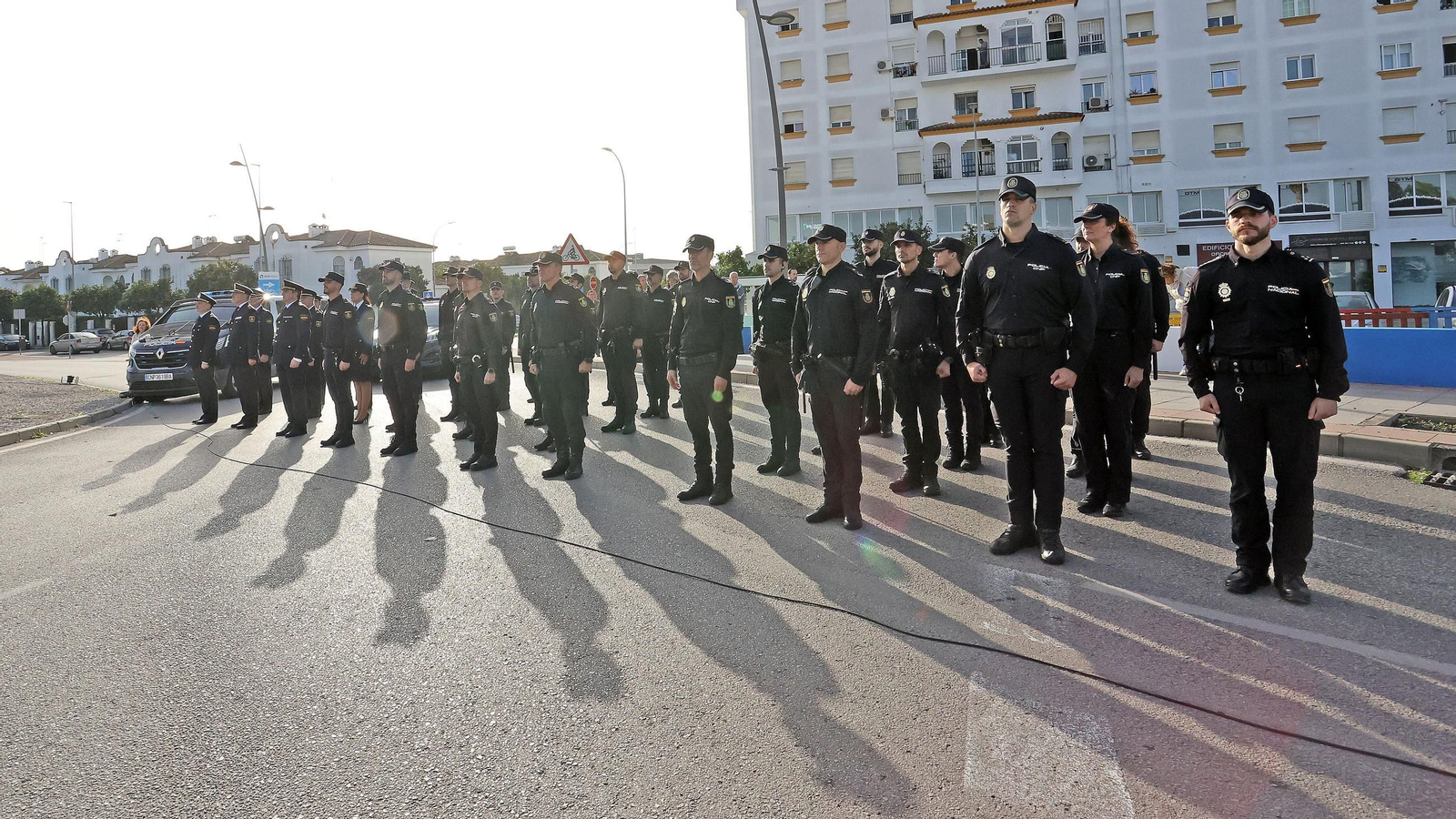 Imágenes de la inauguración de la rotonda de la Policía Nacional en Jerez