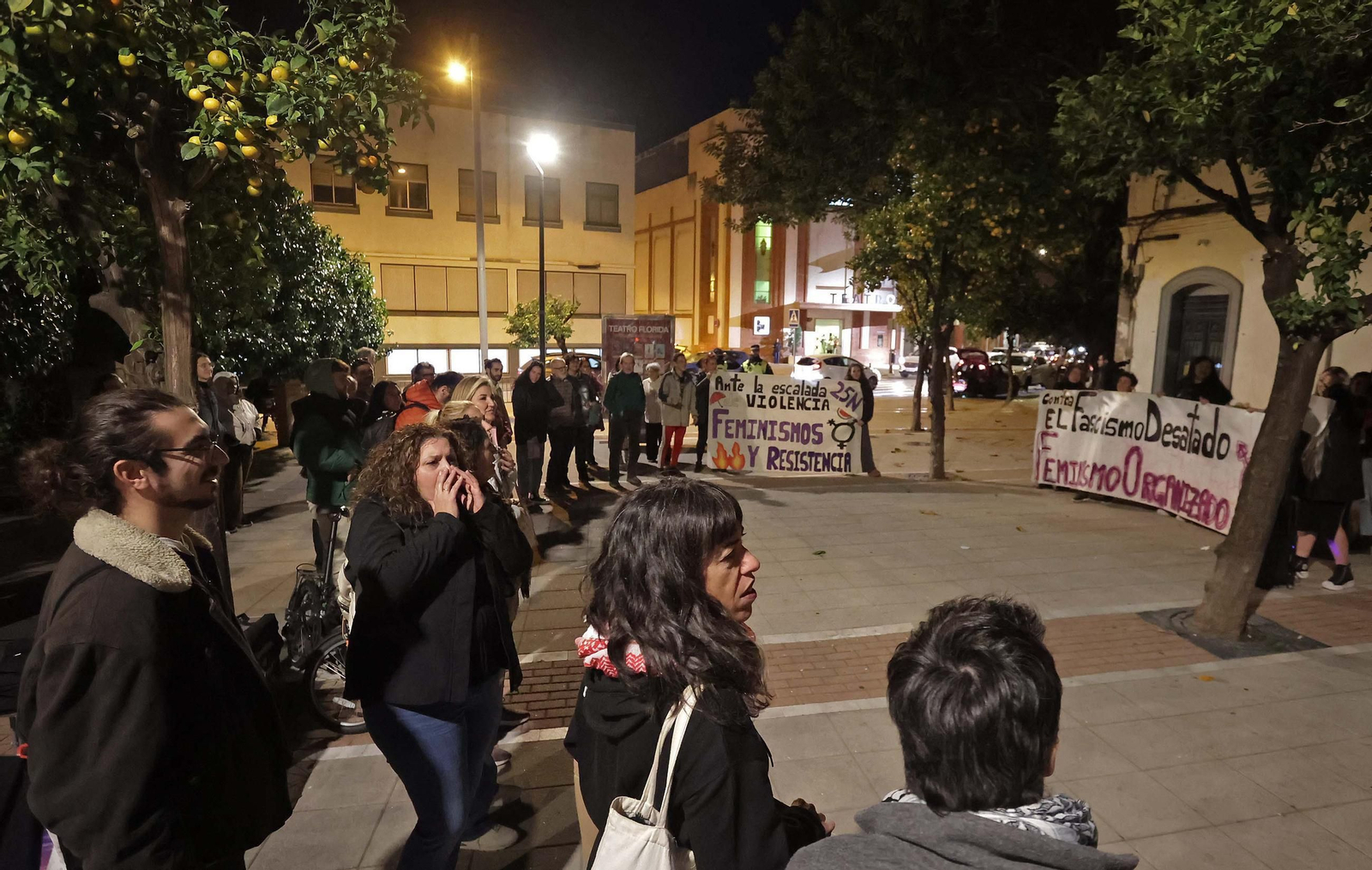 Fotos de la concentración por el 25 N de Marea Violeta en Algeciras