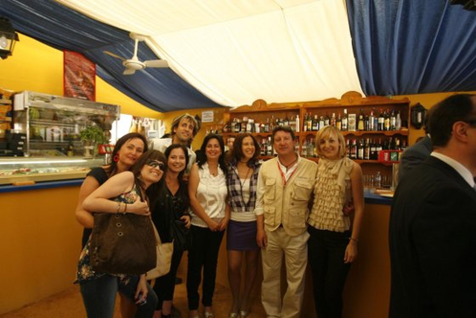 Pipi Gago, Sonia Herrera, Montero, Chari Jiménez, Ana Maestro, Olga Fernández y Ana Pielfort, todas del gabinete de prensa del Ayuntamiento, junto a Manuel Pascual, jefe 	de fotografía de Diario de Jerez.

Foto: Vanesa Lobo