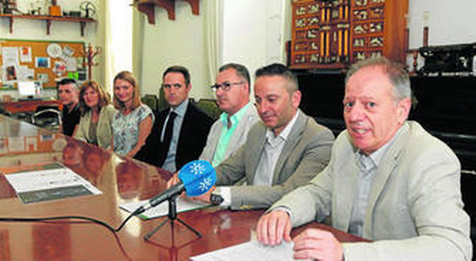 Juan Ramón Muley, Miguel Ángel Tortosa, Cristóbal Rodríguez López, Francisco López y la ganadora del concurso, Lidia Cosmina Magurean.