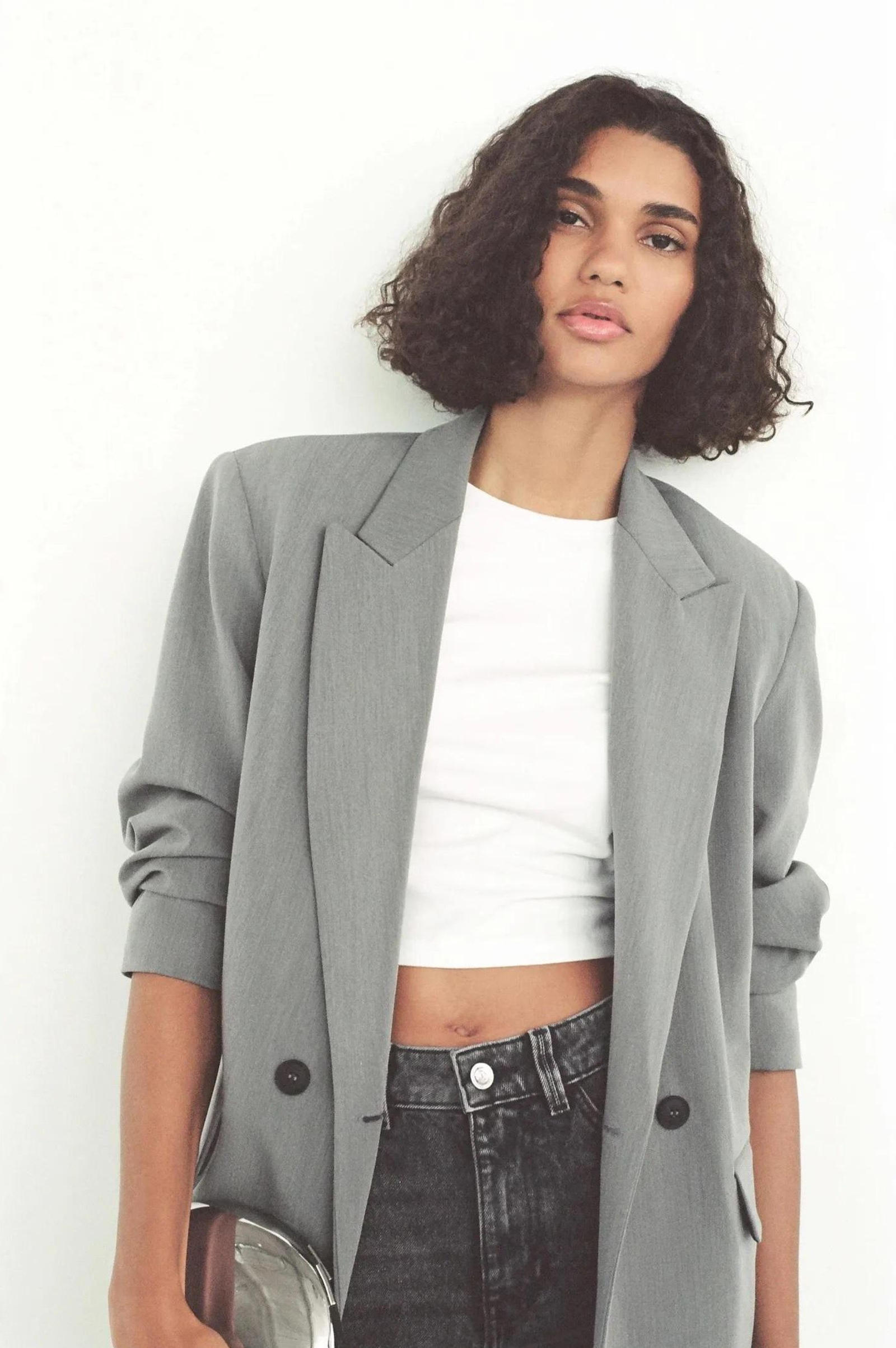 Blazer gris de Zara.