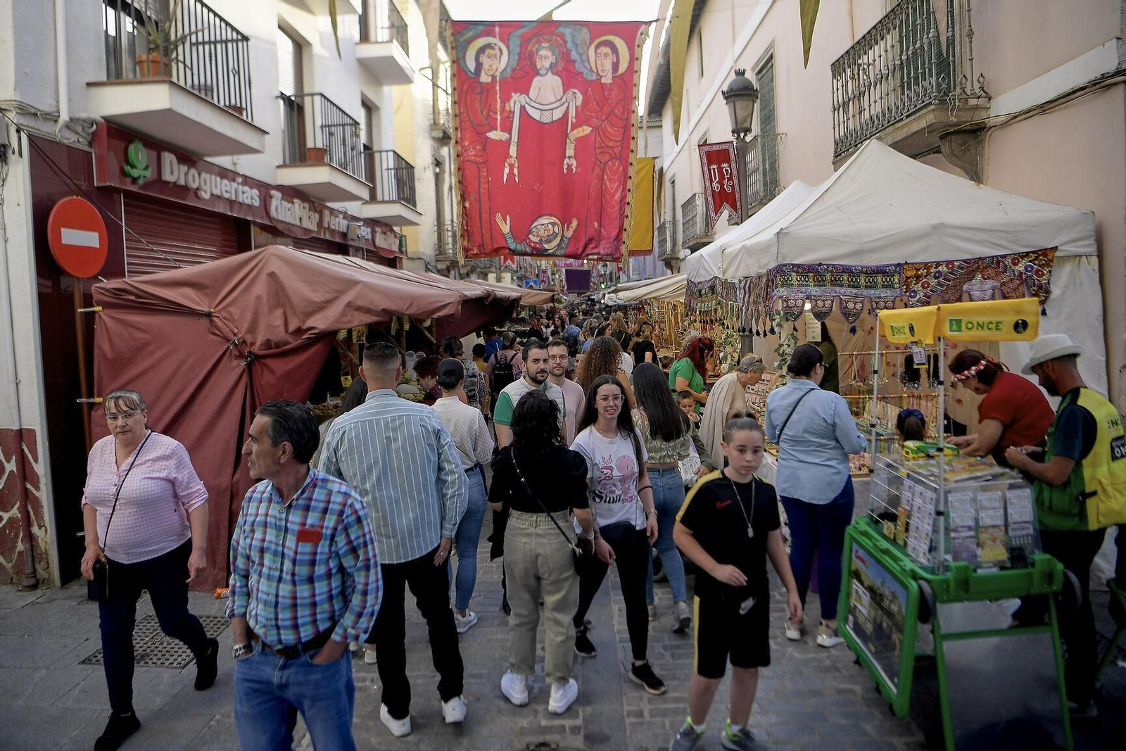 Fotos: Cristóbal Colón y los Reyes Católicos inauguran las Capitulaciones de Santa Fe