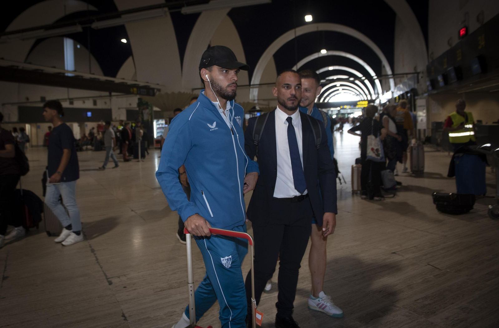La salida del Sevilla a Turín, en imágenes