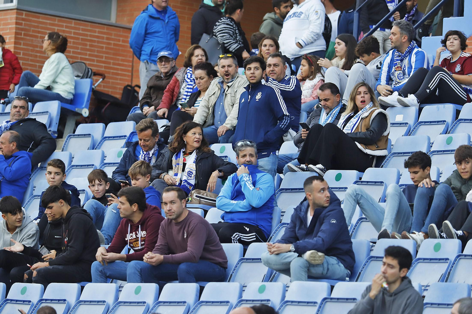 Imágenes del ambiente en el Recreativo de Huelva - San Fernando