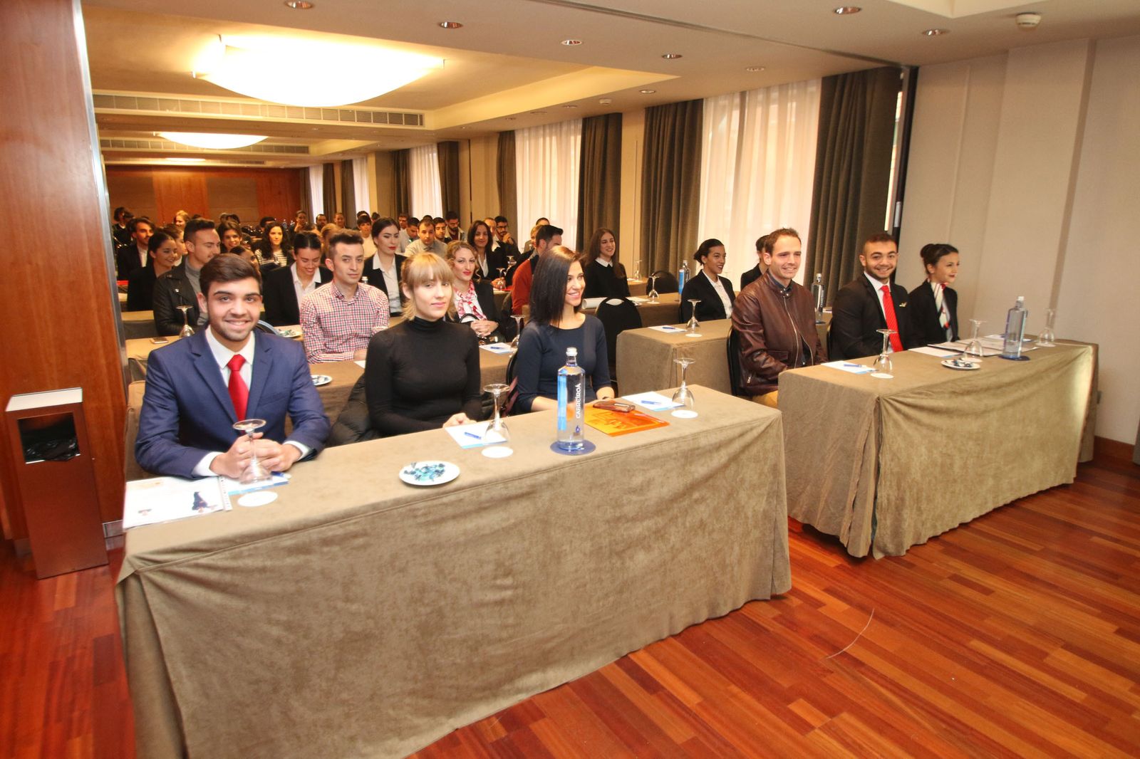Imagen de archivo de la selección de tripulantes de cabina de pasajeros que llevó a cabo Air Nostrum en Almería en 2017.