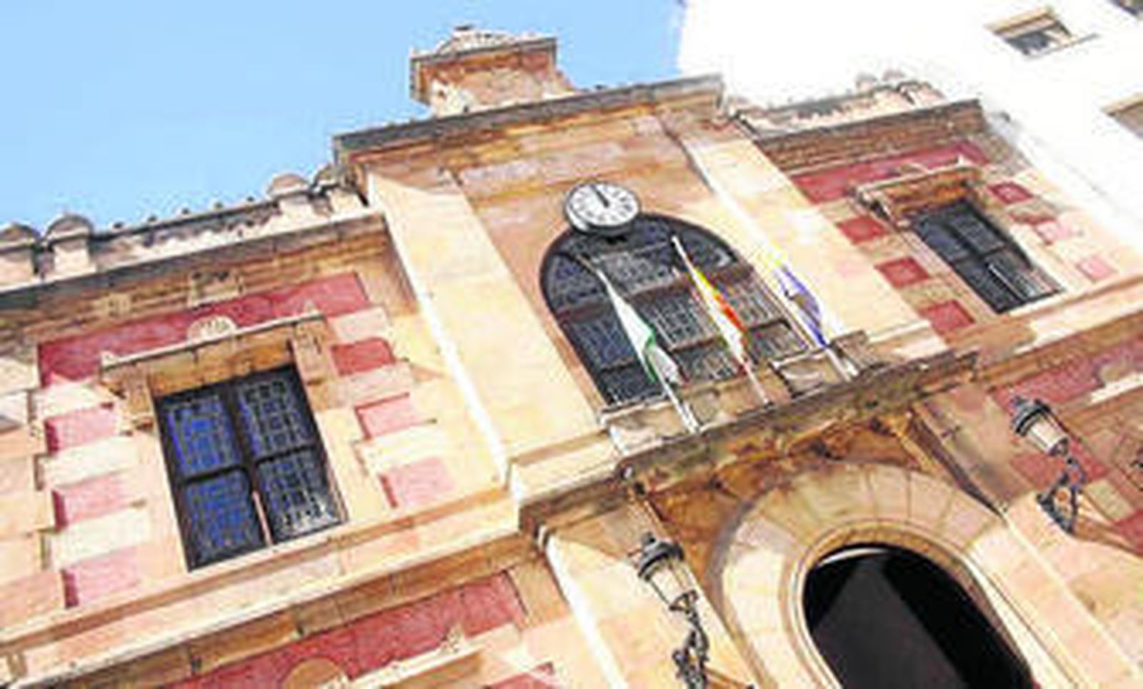 Fotografía de archivo de la fachada del Ayuntamiento.