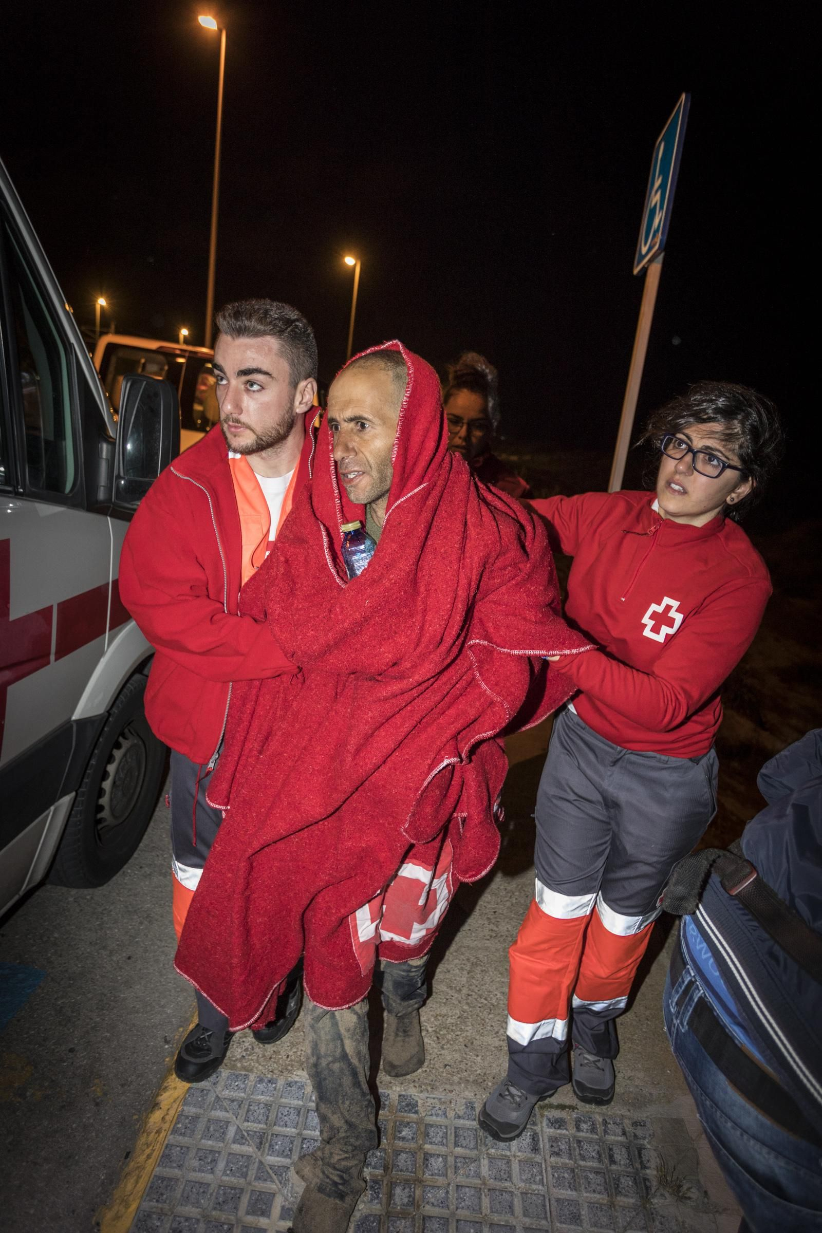 Inmigrantes interceptados en la playa de cortadura