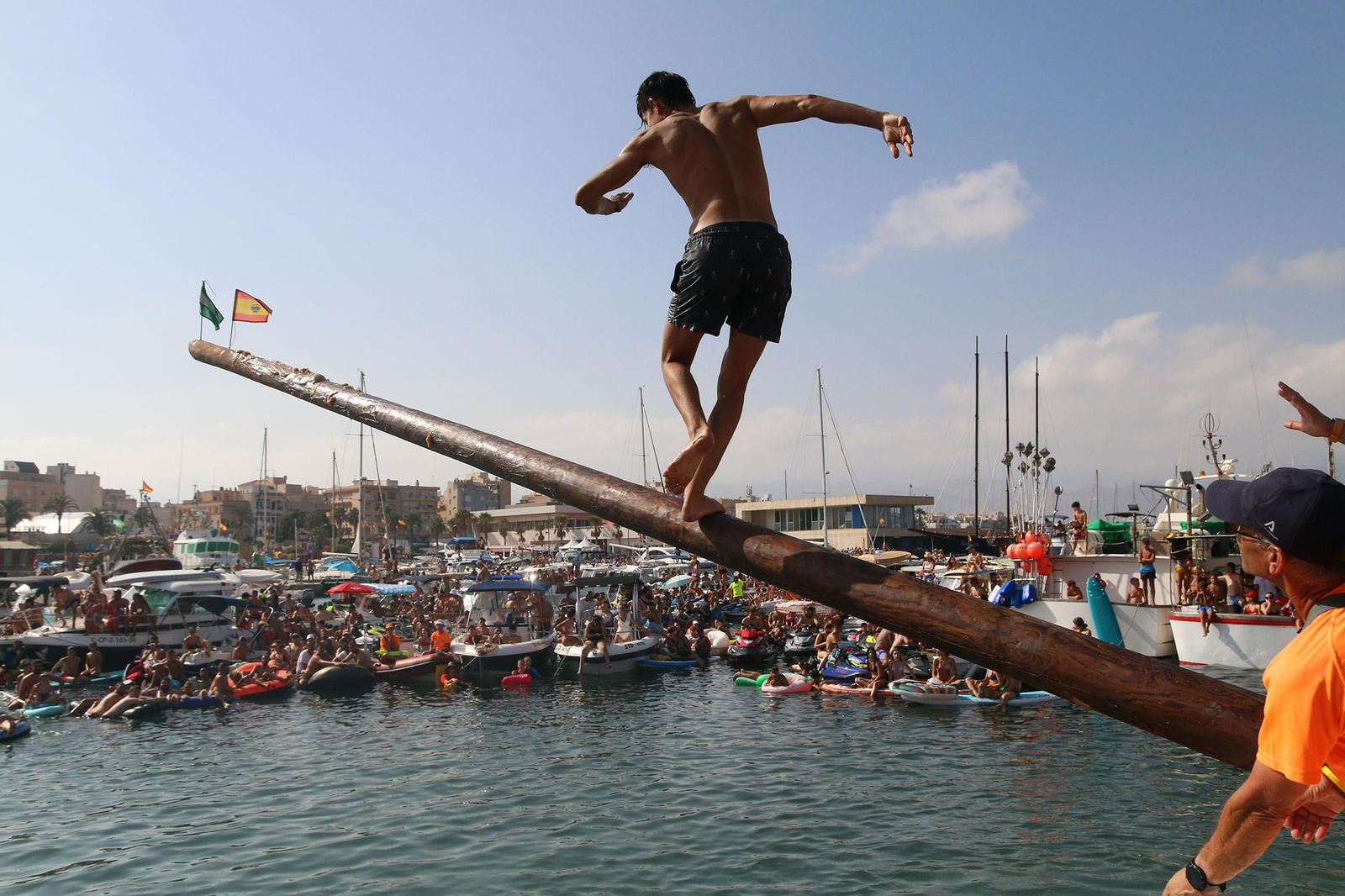 Fotogalería de la cucaña y la procesión de las Fiestas de Santa Ana en Roquetas