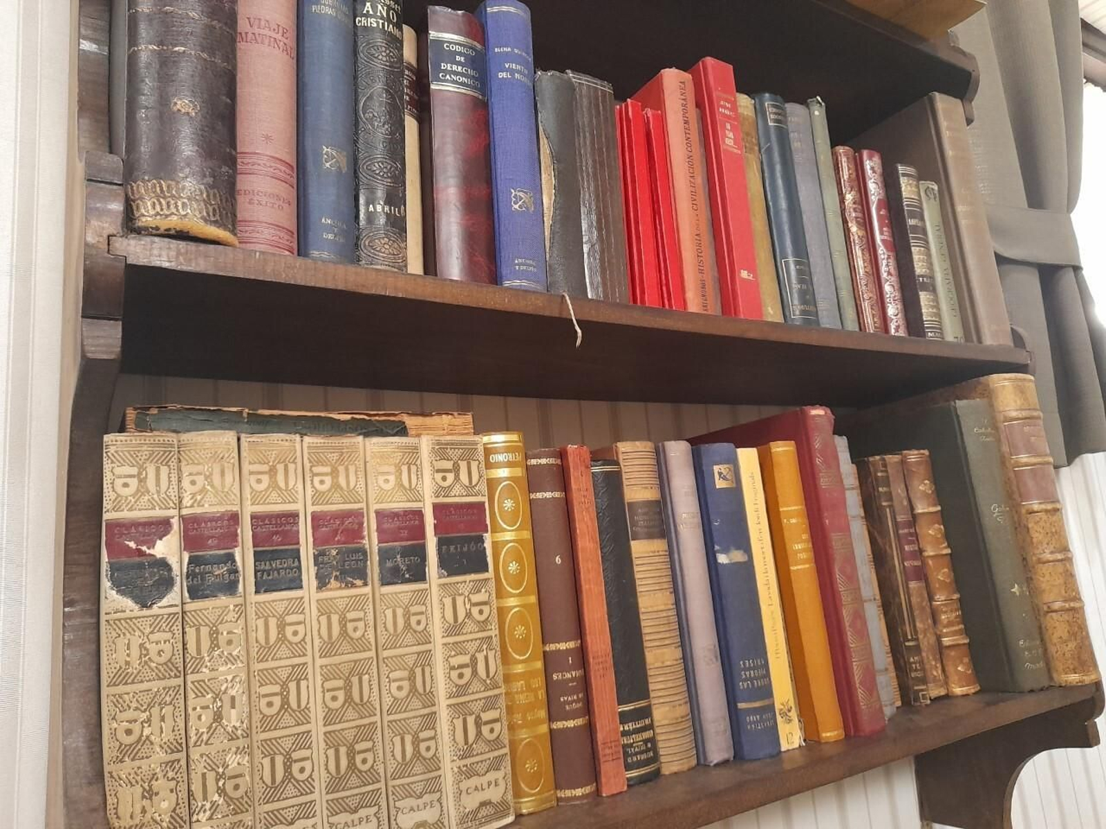 Los libros del despacho del jefe de sirvientes de La Promesa