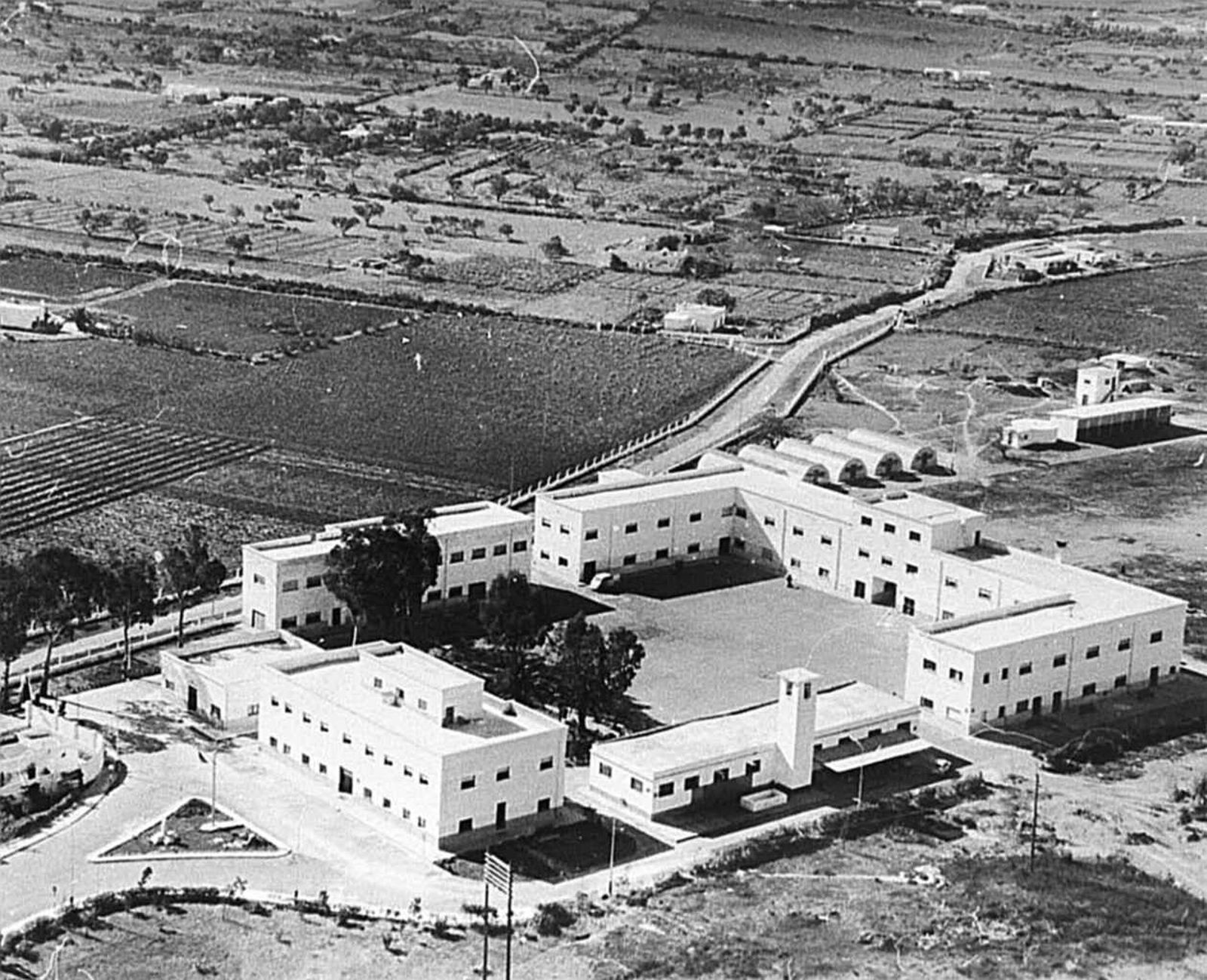 Acuartelamiento de Janer, en los suelos donde hoy se levanta un parque comercial, en San Fernando