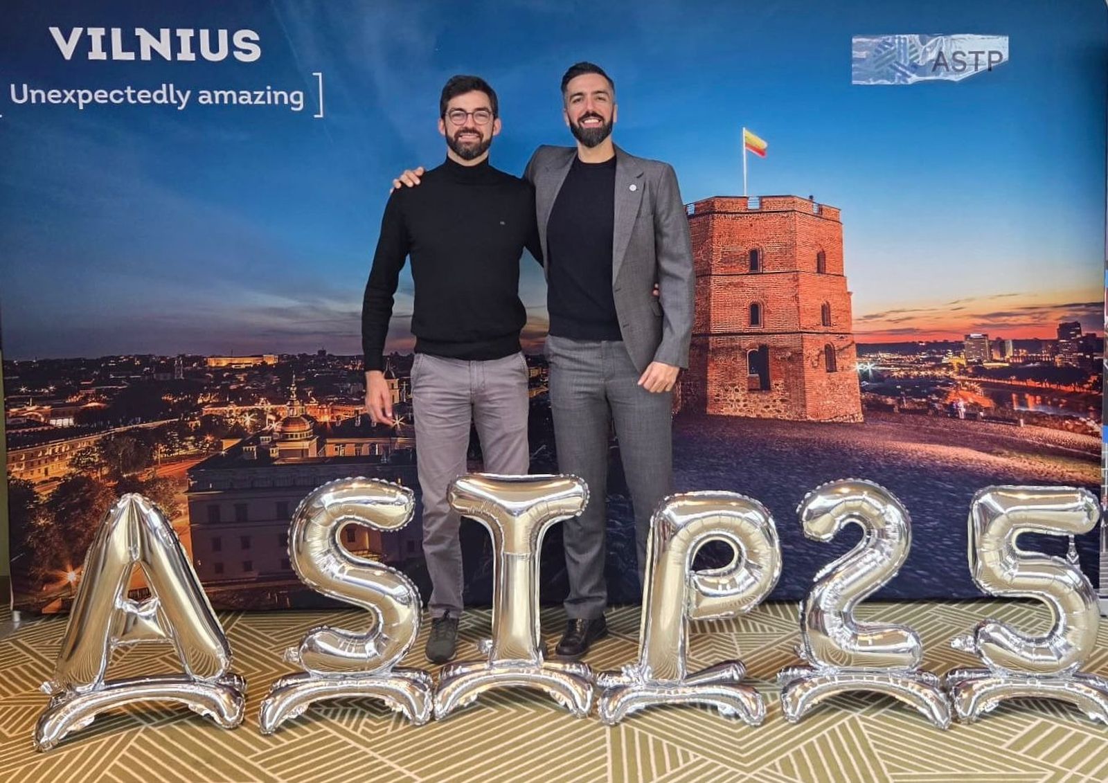 Miguel Ángel Armengol de la Hoz, responsable de Ciencia de Datos de la Fundación Progreso y Salud, y Julio de la Rosa, gerente de INiBICA.