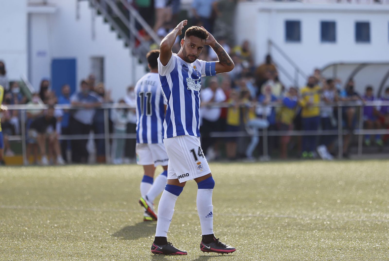 Imágenes del encuentro entre el Conil y el Recreativo de Huelva