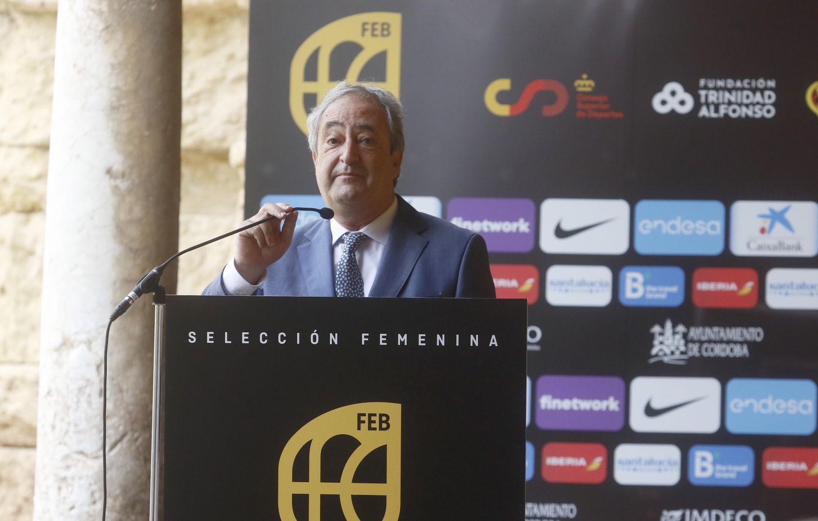 La presentación del torneo internacional de baloncesto femenino de Córdoba, en imágenes