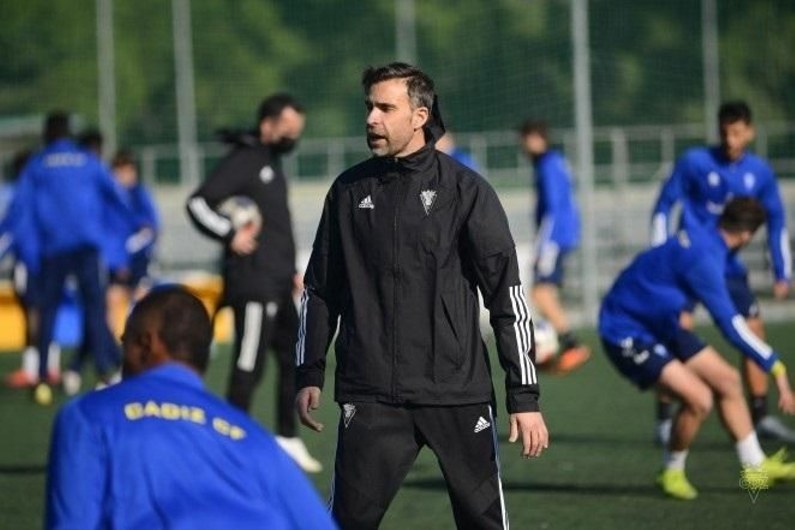 Alberto Cifuentes espera tener un buen estreno al frente del filial amarillo.